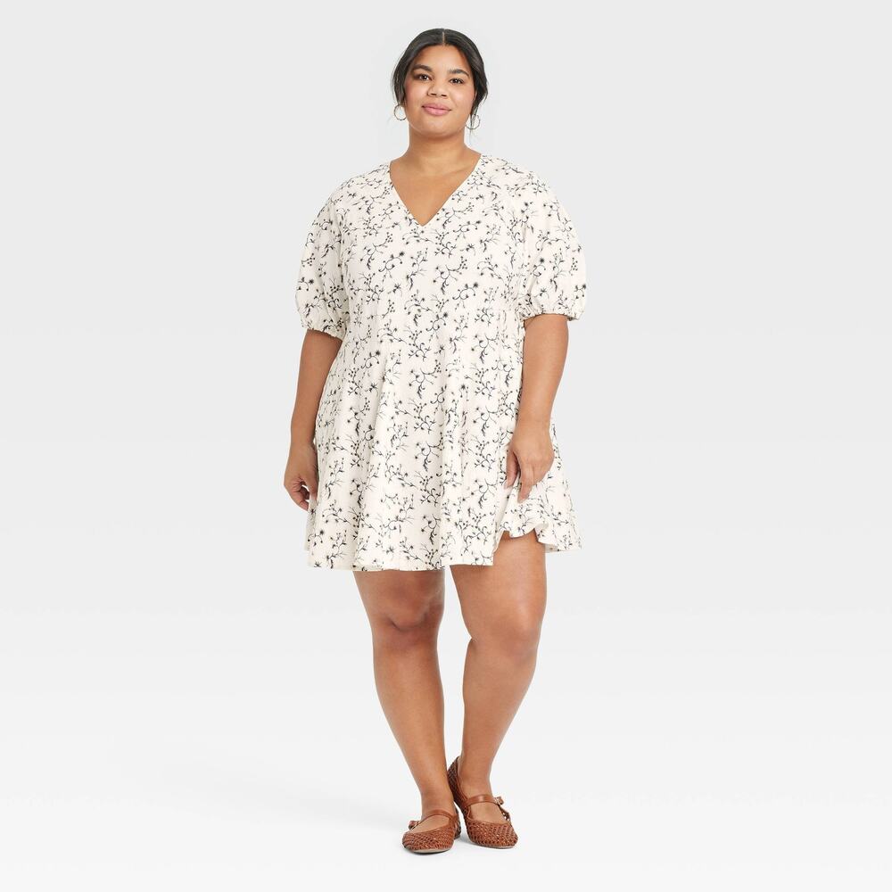 Universal Thread Dress Womens XXL 2XL White Knee Length Flowy Floral Pockets NWT